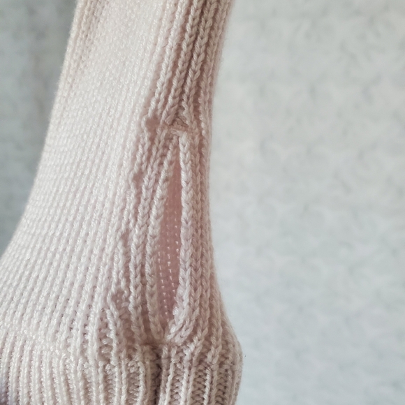 Lululemon Cream Sweater - Picture 5 of 8